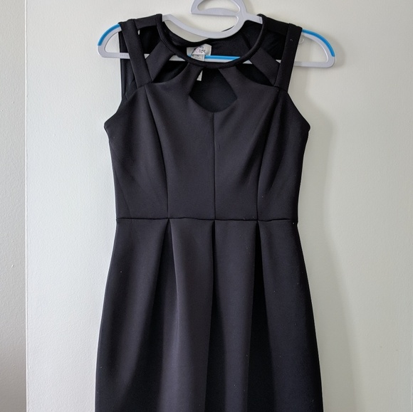 NWOT Little black dress with cutout collar - Picture 2 of 3